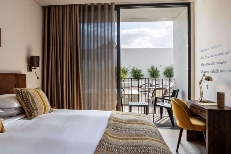 Quarto duplo com Varanda e Piscina Evora O Cante Hotel