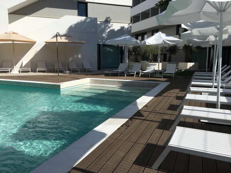 outdoor-swimmingpool