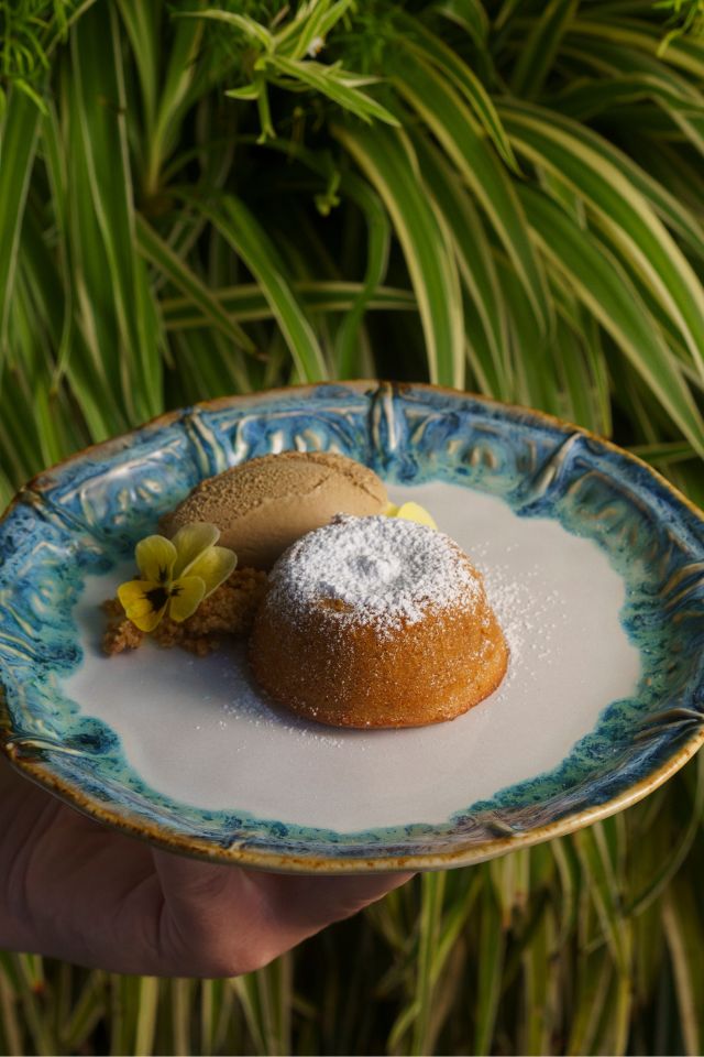 Petit Gateau de Caramelo e Gelado de Cafe da Guatemala Mensagem Restaurante e rooftop