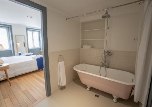 Superior Vintage double room with Classic Bathtub