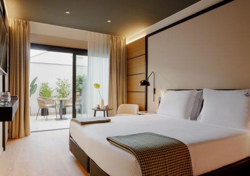 Quarto duplo Vista Interior com Terraço Privativo