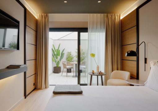 Quarto duplo Vista Interior com Terraço Privativo