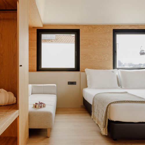 Connecting Rooms