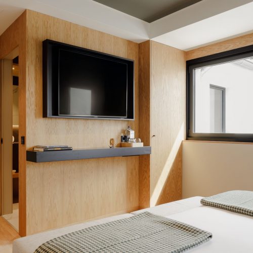Connecting Rooms