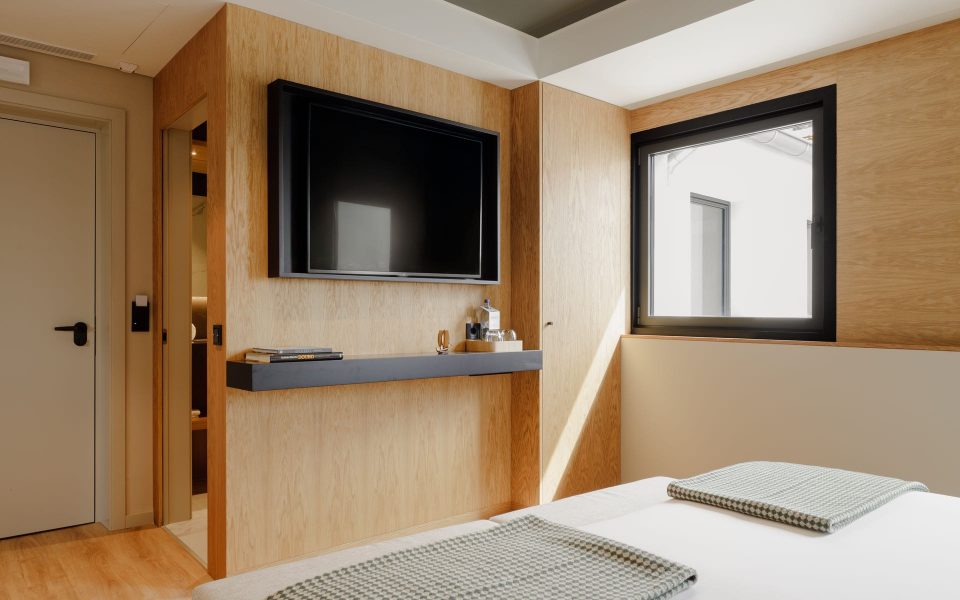 Connecting Rooms