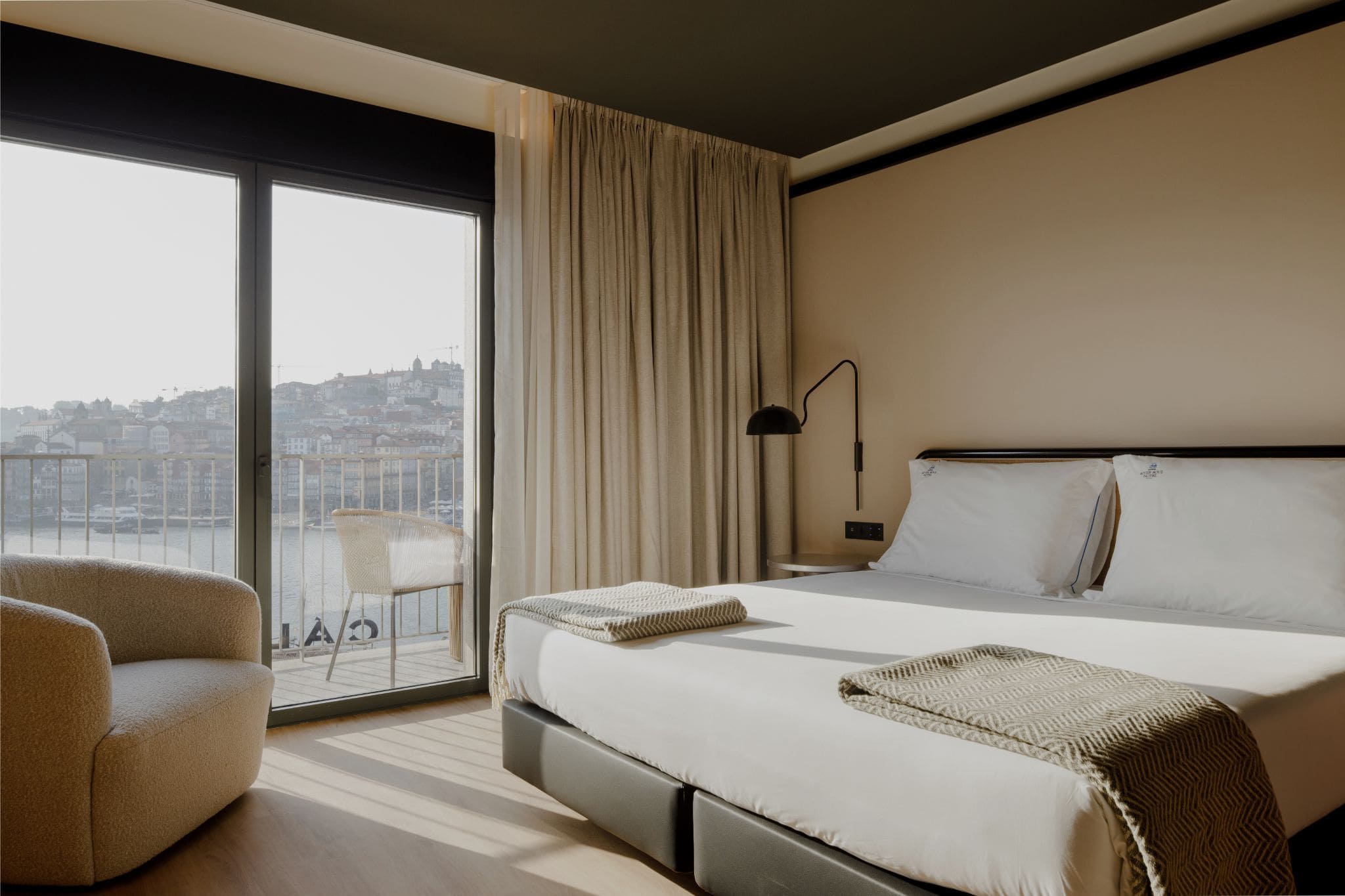 Porto River Soul Hotel Unique room view river