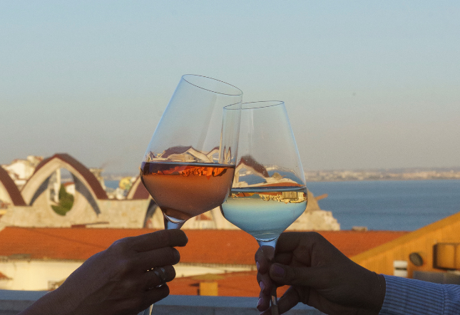 Hotel in Lisbon with rooftop view
