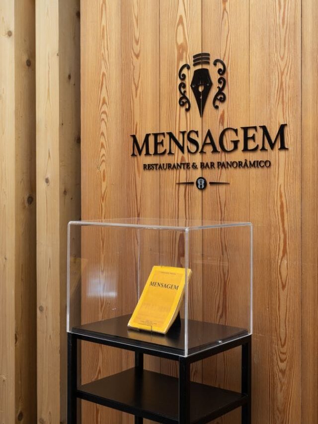 the book Mensagem of Fernando Pessoa at Rooftop Restaurant Mensagem