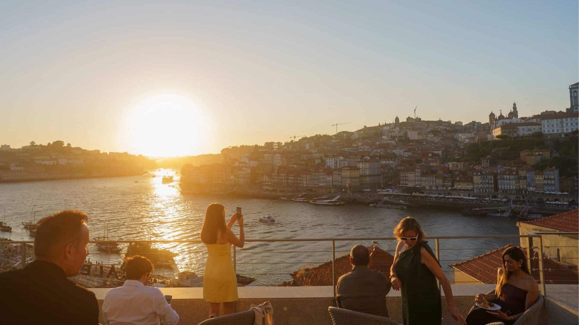 Rabelo Rooftop Restaurant in Porto Gaia